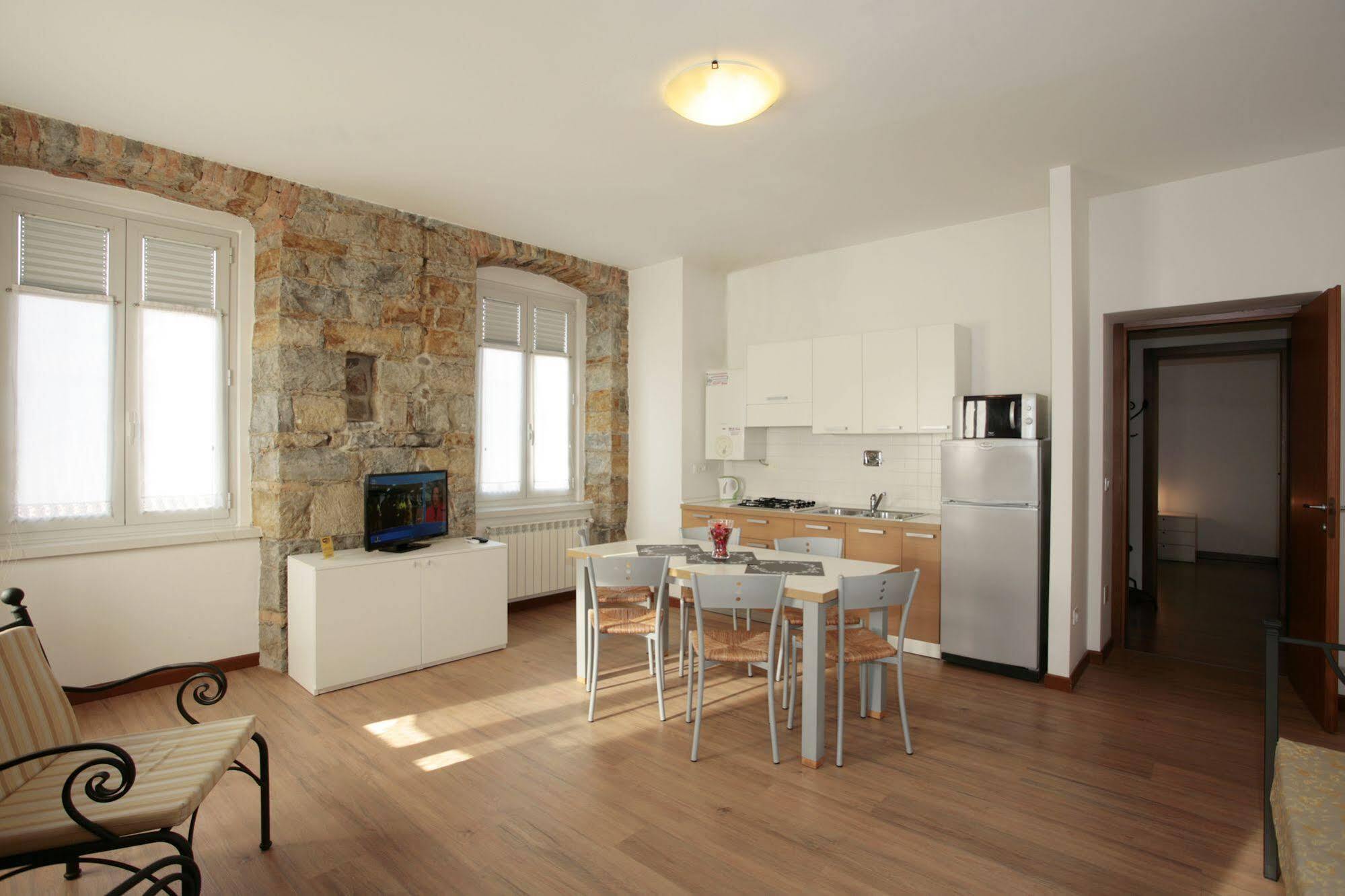 Theresia- Tailor Made 2* Trieste